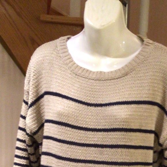 🛍2 for $35🛍Pullover style 3/4 sleeve round neckline striped knit top Preloved - Picture 5 of 5